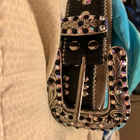 SOLD. B.B belt (B.B Simon) belt black with swarovski crystal all around - Picture 7 of 8